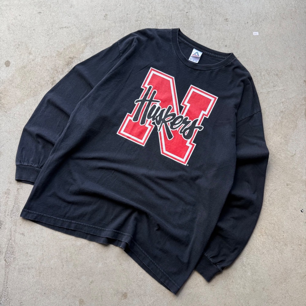 Y2K Mens Nebraska Huskers NCAA Alstyle Long Sleeve Graphic Tee Grunge Black XL